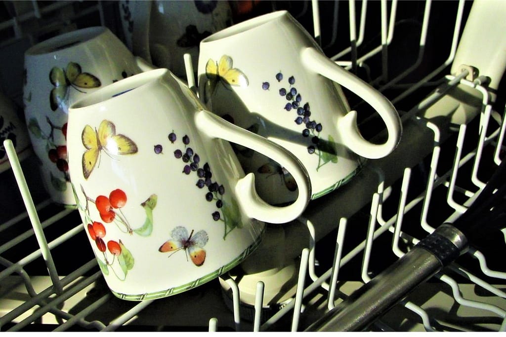 Dishwashing cups in a dishwasher